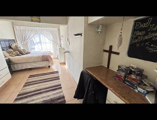 4 BEDROOM HOUSE FOR SALE IN BRACKENHURST